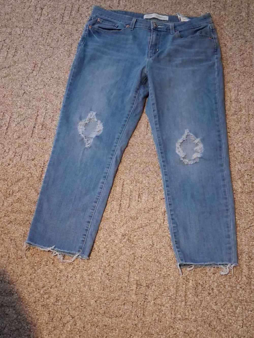 Signature by Levi Strauss Light Blue Straight Leg Cropped Jeans